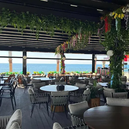 Gueden-pearl Aparthotel 5*